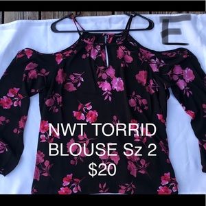 NWT Torrid Open Shoulder Dress Shirt Sz 2x